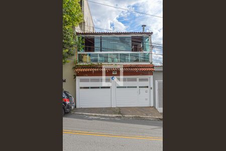 Casa à venda com 230m², 3 quartos e 2 vagasFachada