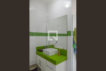 Casa à venda com 230m², 3 quartos e 2 vagasBanheiro