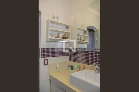 Casa à venda com 230m², 3 quartos e 2 vagasBanheiro da Suíte