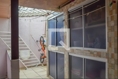 Casa à venda com 230m², 3 quartos e 2 vagasÁrea de Serviço