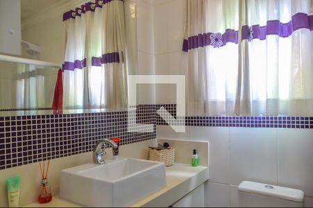 Casa à venda com 230m², 3 quartos e 2 vagasBanheiro da Suíte