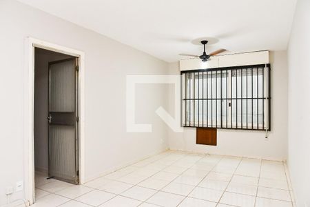 Sala de apartamento para alugar com 3 quartos, 90m² em São João, Porto Alegre