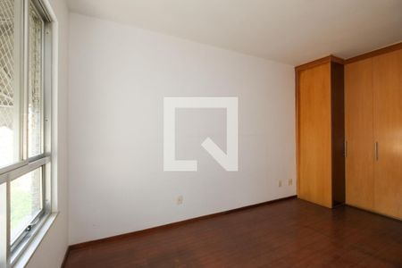 Apartamento à venda com 140m², 3 quartos e 2 vagasSuíte