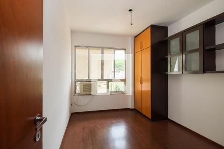 Apartamento à venda com 140m², 3 quartos e 2 vagasQuarto 2