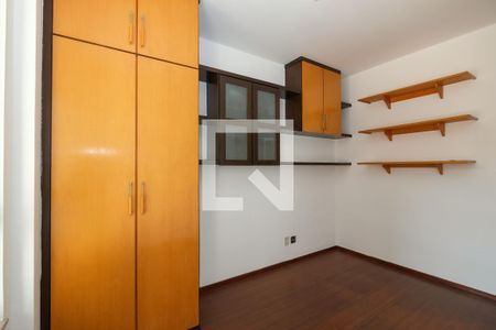 Apartamento à venda com 140m², 3 quartos e 2 vagasQuarto 2