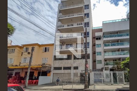 Apartamento à venda com 140m², 3 quartos e 2 vagasFachada e portaria