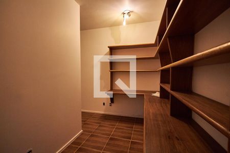 Apartamento à venda com 180m², 3 quartos e 1 vagaQuarto 5