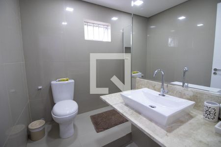 Casa à venda com 189m², 3 quartos e 2 vagasBanheiro