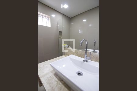 Casa à venda com 189m², 3 quartos e 2 vagasBanheiro