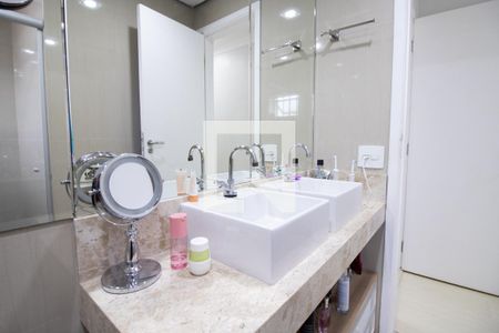 Casa à venda com 189m², 3 quartos e 2 vagasBanheiro do Quarto 1