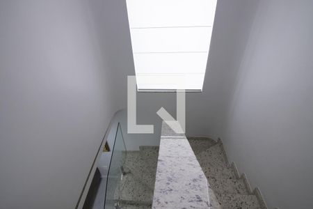 Casa à venda com 189m², 3 quartos e 2 vagasEscada