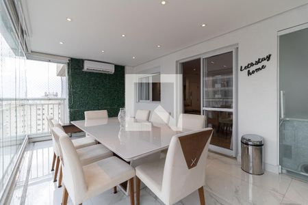 Apartamento à venda com 95m², 2 quartos e 2 vagasVaranda da Sala