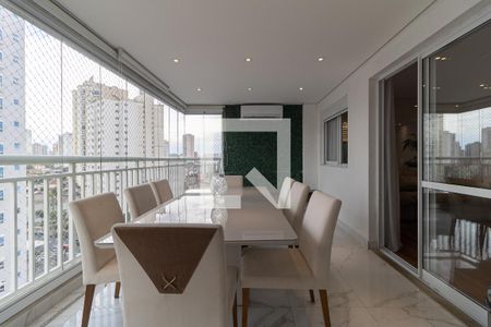 Apartamento à venda com 95m², 2 quartos e 2 vagasVaranda da Sala