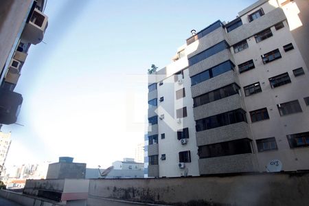 Apartamento à venda com 76m², 3 quartos e 2 vagasQuarto 2 Vista