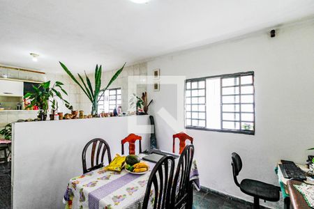 Casa à venda com 113m², 3 quartos e 2 vagas Casa à venda com 113m², 3 quartos e 2 vagasCopa