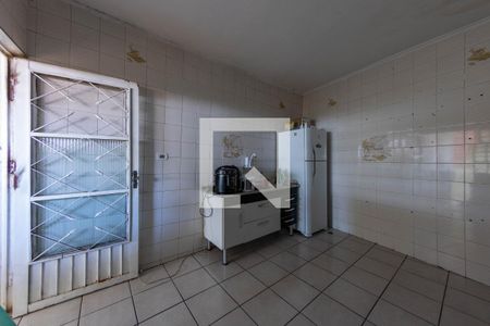 Casa à venda com 325m², 4 quartos e 8 vagasEdícula 