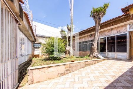 Casa à venda com 325m², 4 quartos e 8 vagasFachada