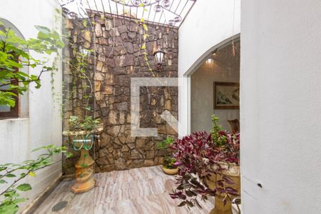 Varanda de casa à venda com 3 quartos, 240m² em Jardim Avelino, São Paulo