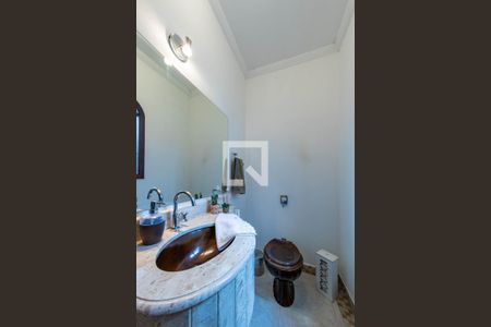 Casa à venda com 240m², 3 quartos e 5 vagasLavabo