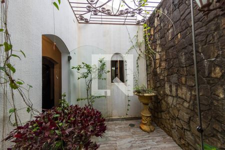 Varanda de casa à venda com 3 quartos, 240m² em Jardim Avelino, São Paulo