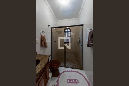 Casa à venda com 240m², 3 quartos e 5 vagasBanheiro social