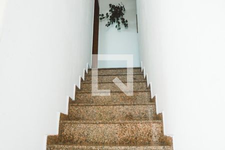 Escada de casa à venda com 4 quartos, 500m² em Vila Medeiros, São Paulo