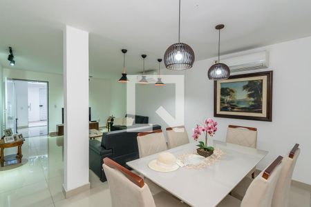 Sala de casa à venda com 4 quartos, 250m² em Olaria, Rio de Janeiro