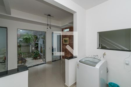 Casa à venda com 250m², 4 quartos e 2 vagasÁrea de Serviço