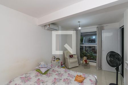 Casa à venda com 250m², 4 quartos e 2 vagasQuarto 1 Suíte