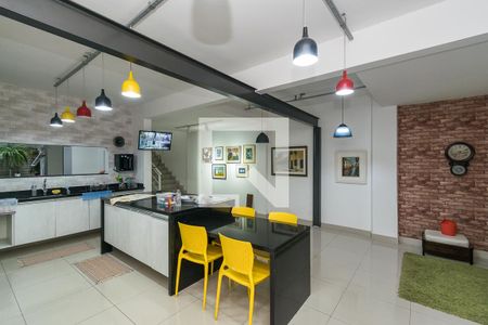 Casa à venda com 250m², 4 quartos e 2 vagasCozinha