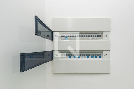 Sala de casa à venda com 4 quartos, 250m² em Olaria, Rio de Janeiro