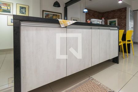 Casa à venda com 250m², 4 quartos e 2 vagasCozinha - Armários