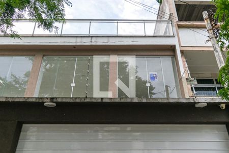 Casa à venda com 250m², 4 quartos e 2 vagasFachada