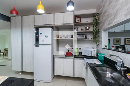 Casa à venda com 250m², 4 quartos e 2 vagasCozinha - Armários
