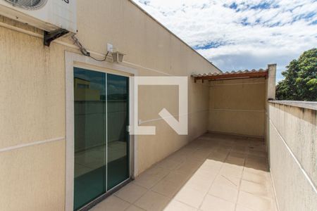 Casa de condomínio à venda com 50m², 2 quartos e 1 vagaÁrea de Serviço