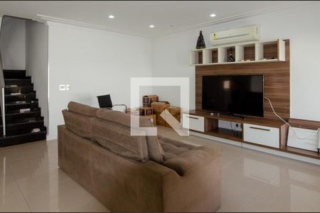 Sala de casa de condomínio para alugar com 5 quartos, 250m² em Recreio dos Bandeirantes, Rio de Janeiro