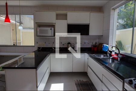 Casa de condomínio para alugar com 250m², 5 quartos e 3 vagas Casa de condomínio para alugar com 250m², 5 quartos e 3 vagasCozinha