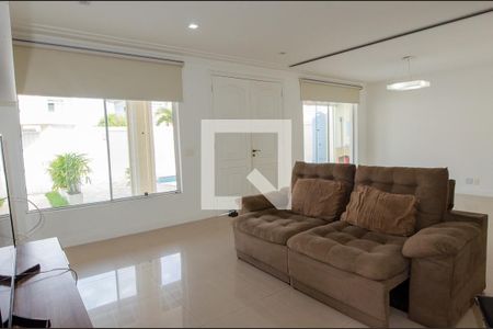 Sala de casa de condomínio para alugar com 5 quartos, 250m² em Recreio dos Bandeirantes, Rio de Janeiro