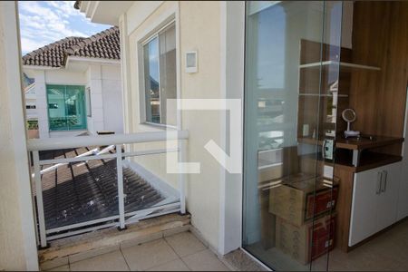 Casa de condomínio para alugar com 250m², 5 quartos e 3 vagas Casa de condomínio para alugar com 250m², 5 quartos e 3 vagasVaranda