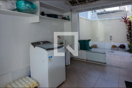 Casa de condomínio para alugar com 250m², 5 quartos e 3 vagas Casa de condomínio para alugar com 250m², 5 quartos e 3 vagasÁrea de serviço