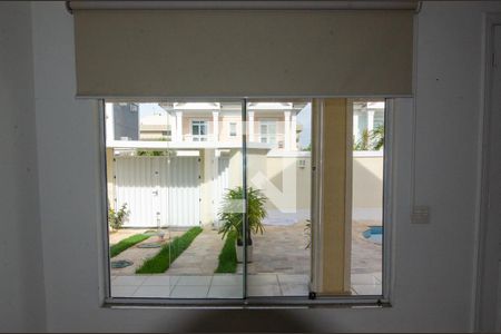 Sala de casa de condomínio para alugar com 5 quartos, 250m² em Recreio dos Bandeirantes, Rio de Janeiro