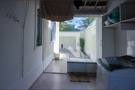 Casa de condomínio para alugar com 250m², 5 quartos e 3 vagas Casa de condomínio para alugar com 250m², 5 quartos e 3 vagasÁrea de serviço