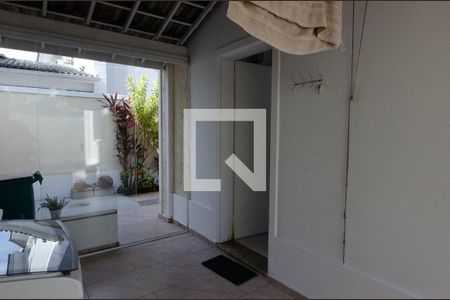 Casa de condomínio para alugar com 250m², 5 quartos e 3 vagas Casa de condomínio para alugar com 250m², 5 quartos e 3 vagasÁrea de serviço