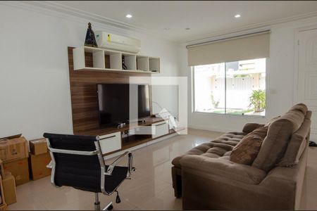 Sala de casa de condomínio para alugar com 5 quartos, 250m² em Recreio dos Bandeirantes, Rio de Janeiro