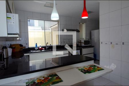 Casa de condomínio para alugar com 250m², 5 quartos e 3 vagas Casa de condomínio para alugar com 250m², 5 quartos e 3 vagasCozinha