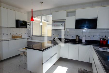 Casa de condomínio para alugar com 250m², 5 quartos e 3 vagas Casa de condomínio para alugar com 250m², 5 quartos e 3 vagasCozinha