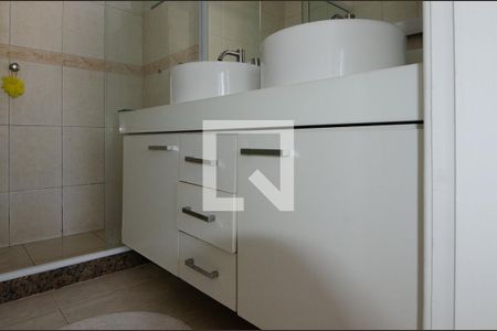 Casa de condomínio para alugar com 250m², 5 quartos e 3 vagas Casa de condomínio para alugar com 250m², 5 quartos e 3 vagasBanheiro