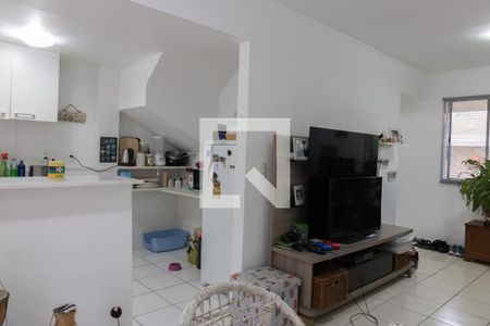 Casa de condomínio à venda com 86m², 3 quartos e 1 vaga Casa de condomínio à venda com 86m², 3 quartos e 1 vagaSala
