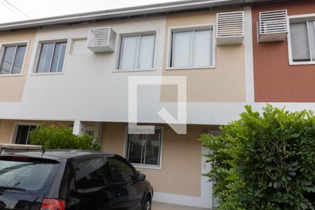 Casa de condomínio à venda com 86m², 3 quartos e 1 vaga Casa de condomínio à venda com 86m², 3 quartos e 1 vagaFachada