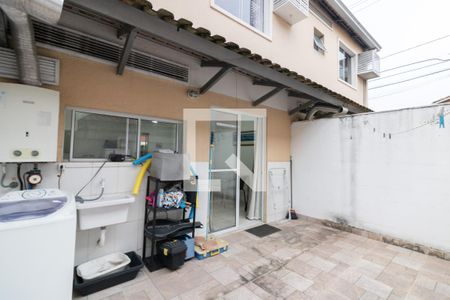 Casa de condomínio à venda com 86m², 3 quartos e 1 vaga Casa de condomínio à venda com 86m², 3 quartos e 1 vagaQuintal e Área de Serviço